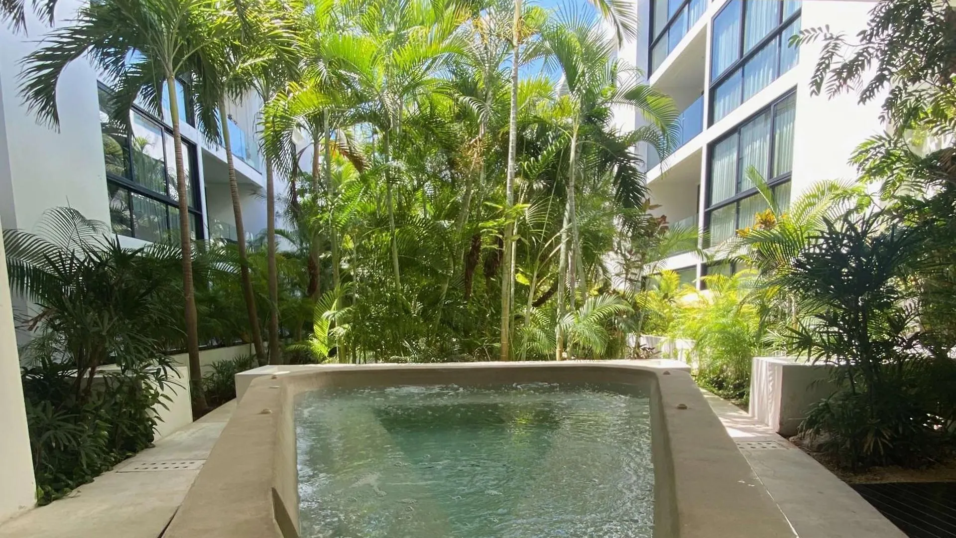 Anah Suites By Las Flores Vacation Rentals Playa del Carmen